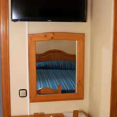 Nuria Guest house *