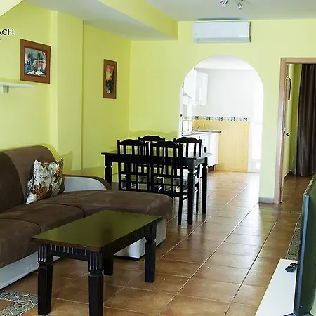 Nuria Guest house *